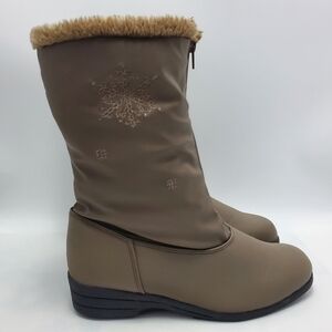Judith Sport Snowflake 2 Mid Calf Zippered Winter Fur Lined Boots Taupe Size 8 M